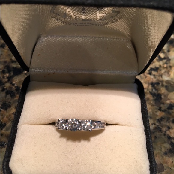 Zales Round cut past, present and future ring. - Picture 5 of 9